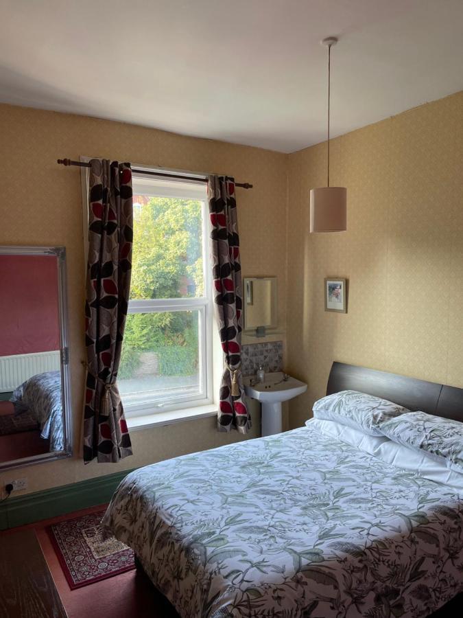 Chimneys Guest House Blackburn  Extérieur photo