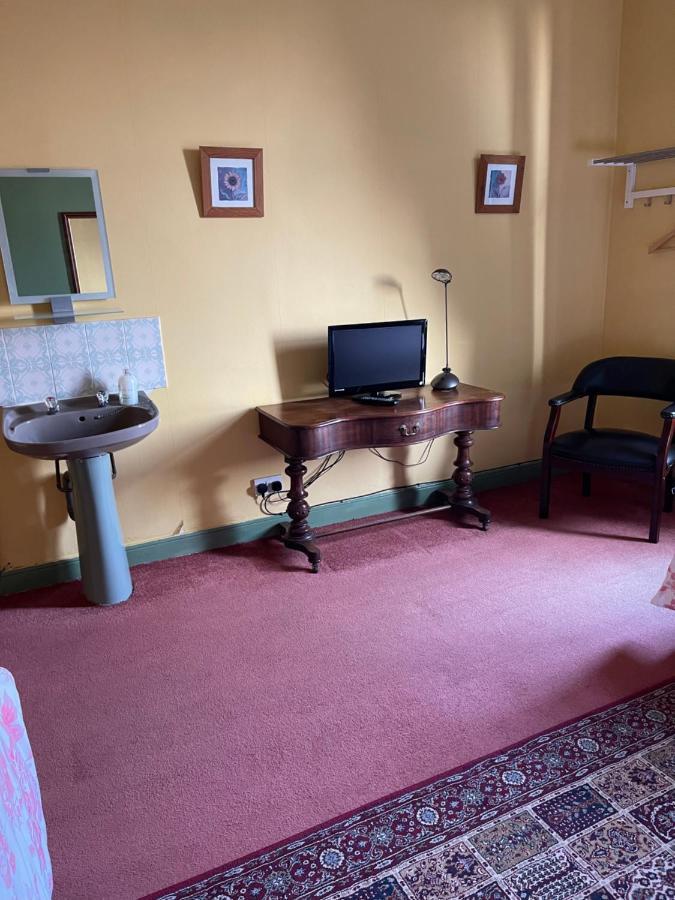 Chimneys Guest House Blackburn  Extérieur photo