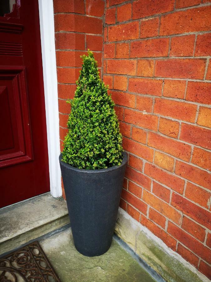 Chimneys Guest House Blackburn  Extérieur photo
